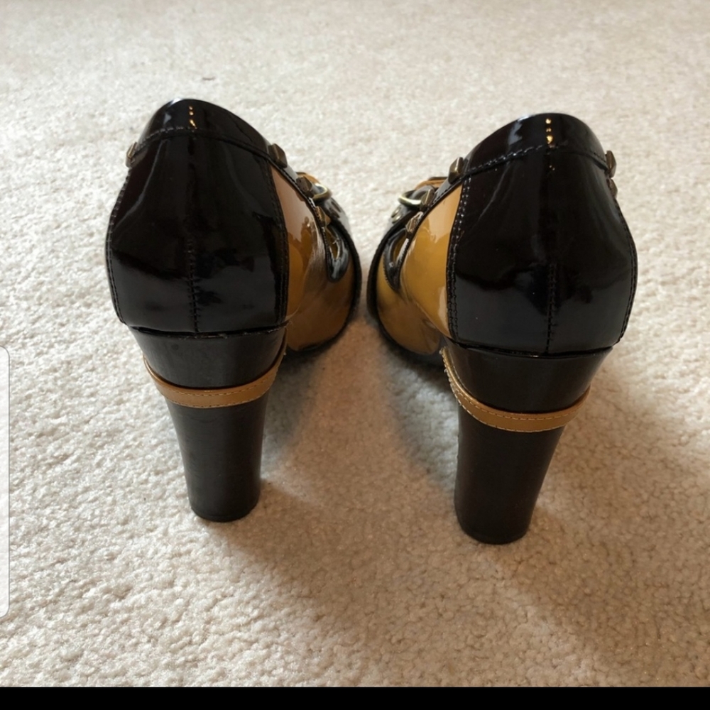 Heels - Picture 2 of 3